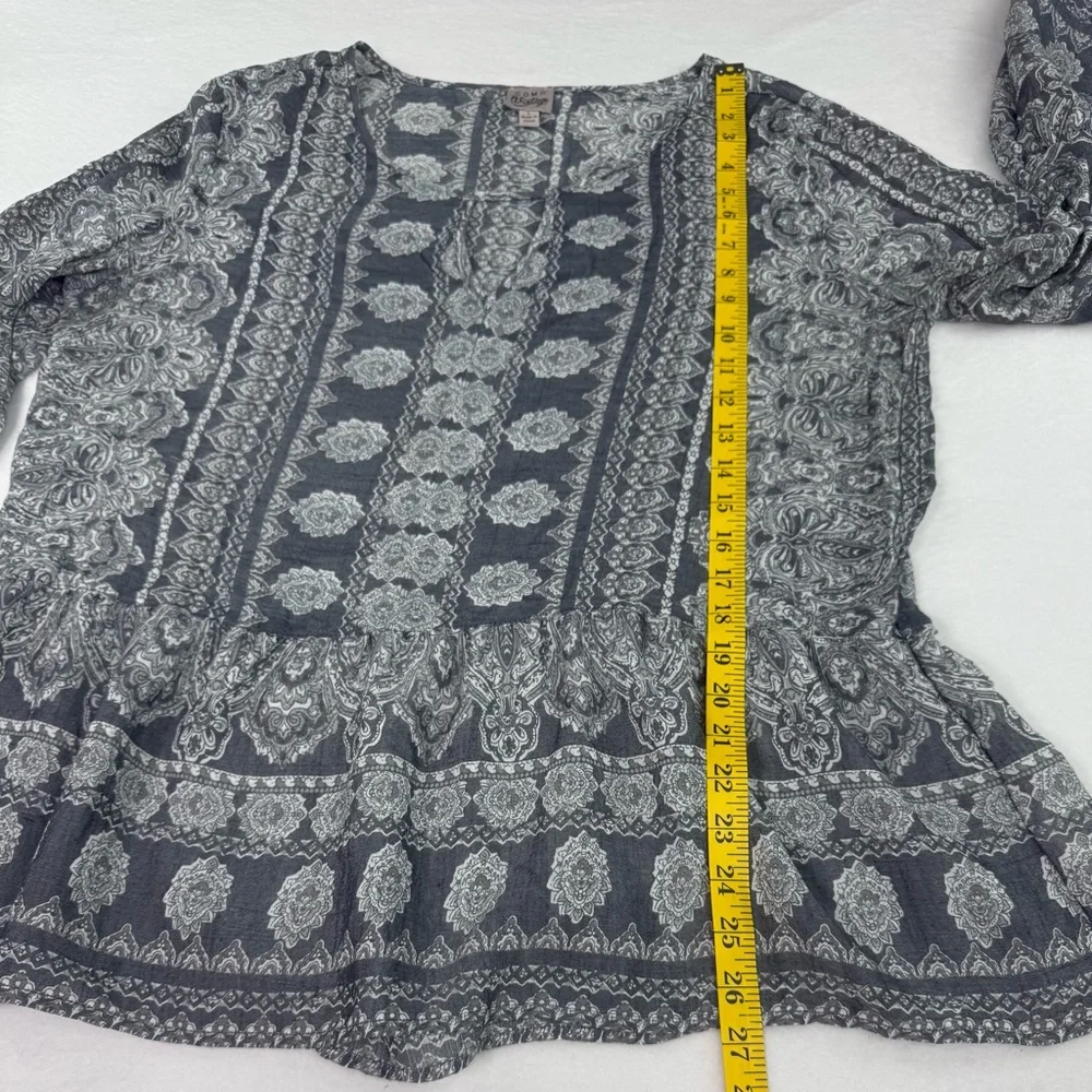 Como Vintage Gray and White floral paisley women’s Blouse Size L - Picture 4 of 10